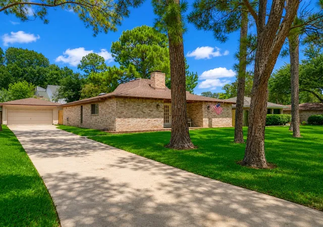 2nd image of 14310 Locke Ln, Houston, TX 77077 | MLS# 15304933