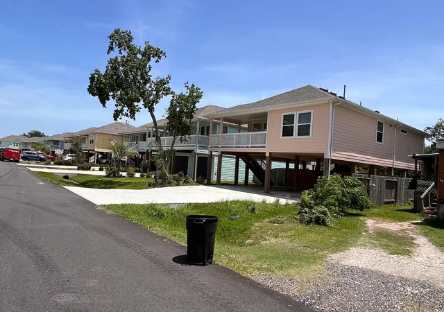 6th image of 402 Bay Oaks Dr, La Porte, TX 77571 | MLS# 74724345