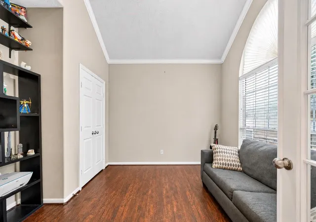 3rd image of 158 N Valley Oaks Cir, Spring, TX 77382 | MLS# 30159715