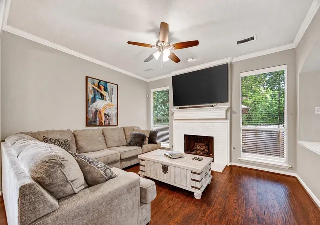 4th image of 158 N Valley Oaks Cir, Spring, TX 77382 | MLS# 30159715