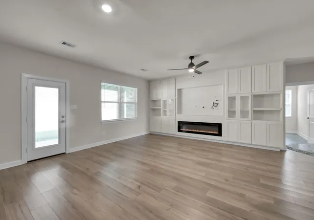 Photo 3 of Single family home for sale at 6294 Wedgewood Hills Dr, Conroe, TX 77304 | MLS# 5922574 | Listing updated on 2026-08-21