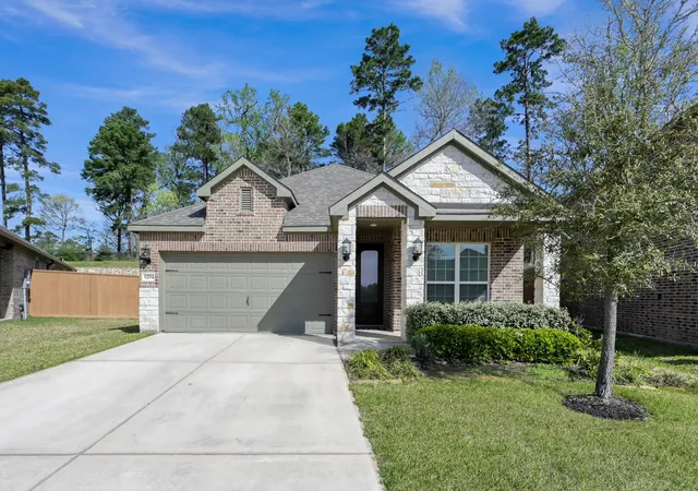 Photo 4 of Single family home for sale at 6294 Wedgewood Hills Dr, Conroe, TX 77304 | MLS# 5922574 | Listing updated on 2026-08-21