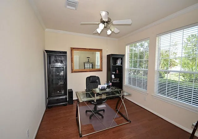 5th image of 2 Bryce Branch Cir, The Woodlands, TX 77382 | MLS# 80907980