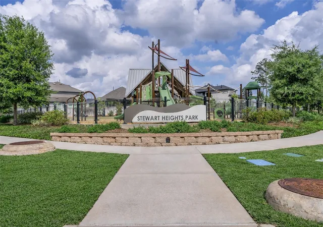 Photo 2 of Sale Pending at 220 Nirnroot Ct, Montgomery, TX 77316 | MLS# 14063869 | Listing updated on 2026-09-06