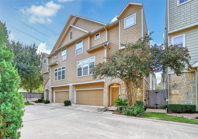 3rd image of 3308 Home Point Dr, Houston, TX 77091 | MLS# 69366583