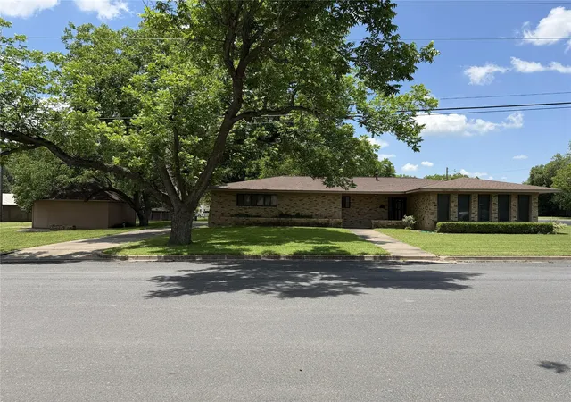 Homes for sale in Schulenburg, TX | 701 Herder Ave, Schulenburg, TX 78956 | MLS# 84041167