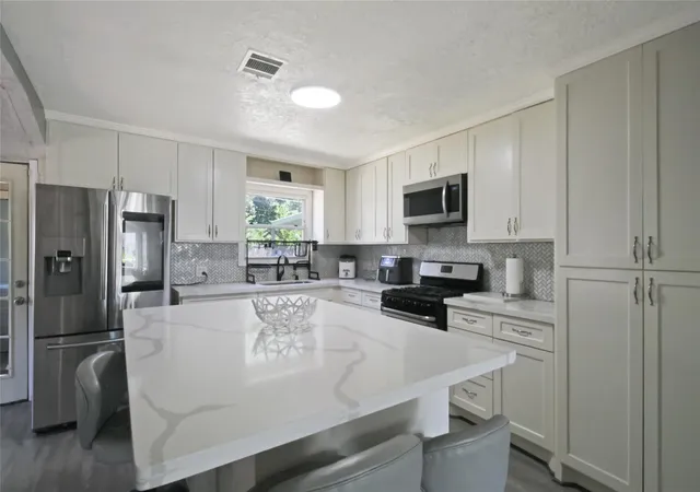 1st image of 306 W Houston Ave, Pasadena, TX 77502 | MLS# 58363530