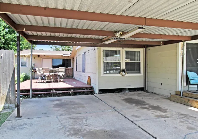 32nd image of 306 W Houston Ave, Pasadena, TX 77502 | MLS# 58363530