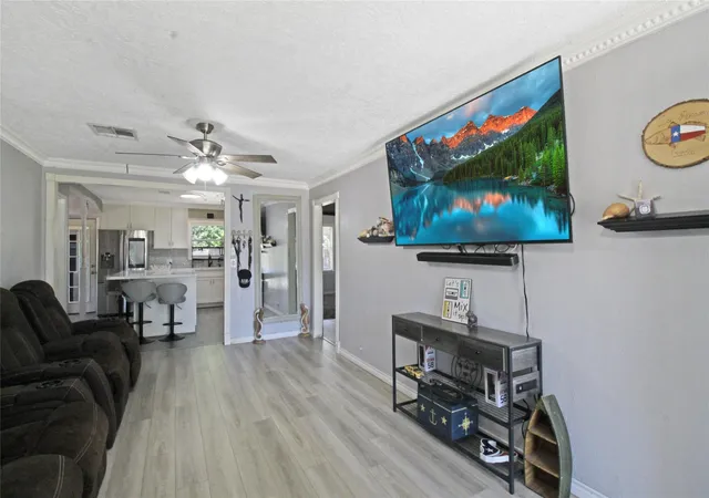 3rd image of 306 W Houston Ave, Pasadena, TX 77502 | MLS# 58363530