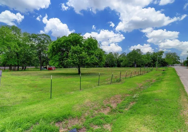 Photo 1 of Land for sale at 350 Old Galveston Rd, Alvin, TX 77511 | MLS# 69825841 | Listing updated on 2025-12-17