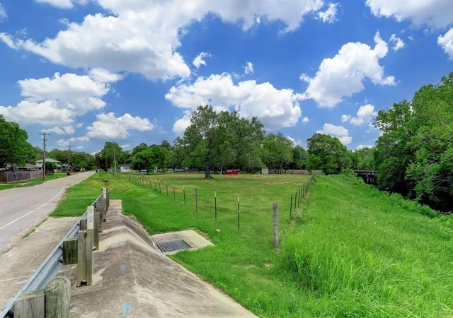 Photo 2 of Land for sale at 350 Old Galveston Rd, Alvin, TX 77511 | MLS# 69825841 | Listing updated on 2025-12-17