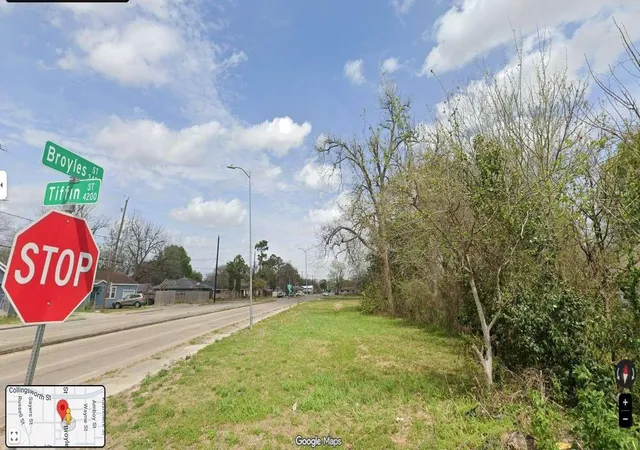 3rd image of 3406 Broyles St, Houston, TX 77026 | MLS# 60728949