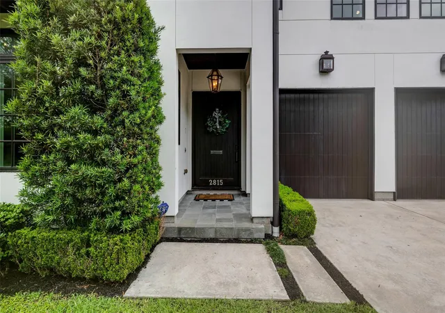 Photo 3 of Single family home for sale at 2815 Albans Rd, Houston, TX 77005 | MLS# 45988655 | Listing updated on 2026-09-13