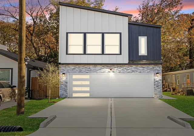 Photo 3 of Single family home for sale at 7814 Beckley St, Houston, TX 77088 | MLS# 76403923 | Listing updated on 2026-05-21