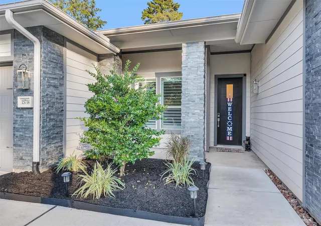 Photo 4 of Single family home for sale at 15714 Corinthian Way, Willis, TX 77318 | MLS# 27634546 | Listing updated on 2026-08-22