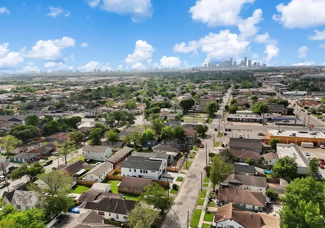 Homes for sale in Houston, TX | 6818 Avenue F Unit A, Houston, TX 77011 | MLS# 32619827