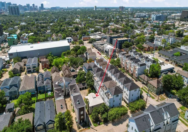 2nd image of 1823 W Main St, Houston, TX 77098