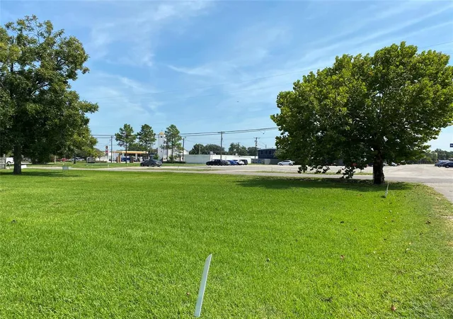 Photo 1 of Land for sale at 2423 44th St, Dickinson, TX 77539 | MLS# 44815744 | Listing updated on 2025-04-08