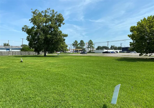 Photo 2 of Land for sale at 2423 44th St, Dickinson, TX 77539 | MLS# 44815744 | Listing updated on 2025-04-08