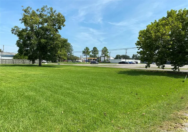 Photo 3 of Land for sale at 2423 44Th St, Dickinson, TX 77539 | MLS# 44815744 | Listing updated on 2025-04-08
