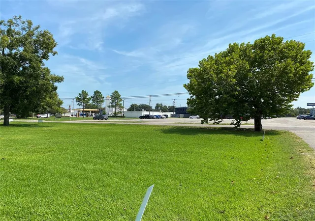 Photo 4 of Land for sale at 2423 44Th St, Dickinson, TX 77539 | MLS# 44815744 | Listing updated on 2025-04-08