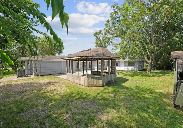 13th image of 606 Meadowlawn St, La Porte, TX 77571 | MLS# 73864230