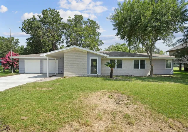 1st image of 606 Meadowlawn St, La Porte, TX 77571 | MLS# 73864230