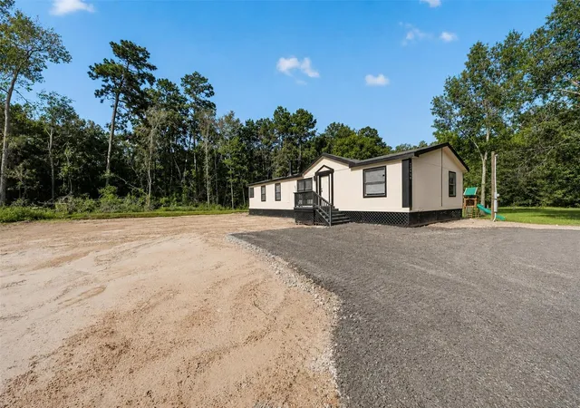 Photo 3 of Single family home for sale at 27184 Lazy S St, Splendora, TX 77372 | MLS# 34064992 | Listing updated on 2026-10-06