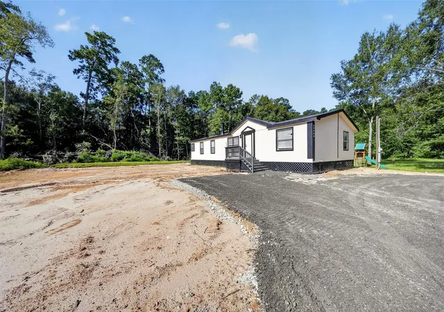 Photo 3 of Single family home for sale at 27184 Lazy S St, Splendora, TX 77372 | MLS# 34064992 | Listing updated on 2026-10-06