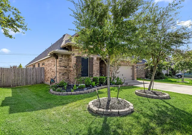 3rd image of 7510 Heather Arbor Trl, Pasadena, TX 77505 | MLS# 79625534