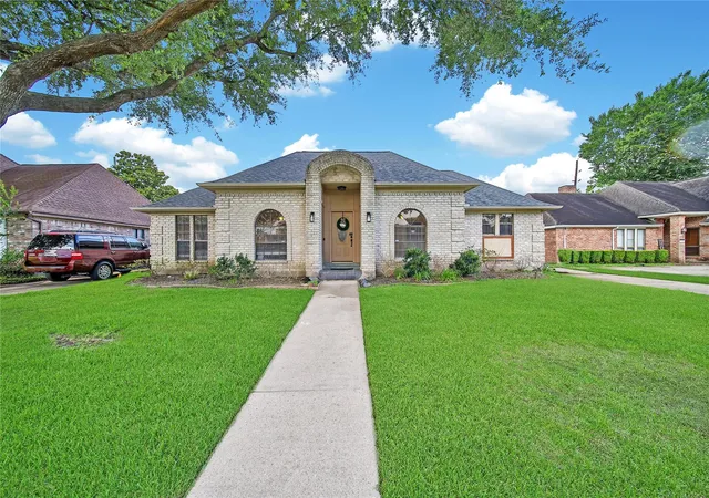 Photo 1 of Single family home for sale at 15319 Rio Plz Dr, Houston, TX 77083 | MLS# 92831611 | Listing updated on 2026-09-18