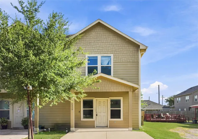 Photo 2 of Multi family home for sale at 4310 Larkspur St #A/B, Houston, TX 77051 | MLS# 29394807 | Listing updated on 2026-08-29