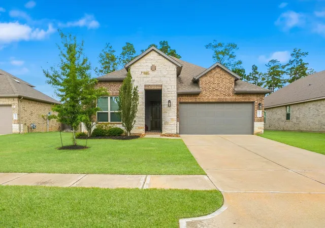 Photo 2 of Single family home for sale at 14127 Lake Lodge Dr, Conroe, TX 77384 | MLS# 51263434 | Listing updated on 2026-08-08
