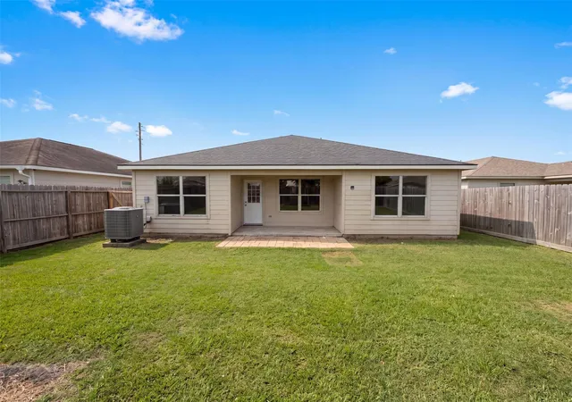 Photo 4 of Single family home for sale at 9002 Barracuda Dr, Texas City, TX 77591 | MLS# 67375817 | Listing updated on 2026-10-10
