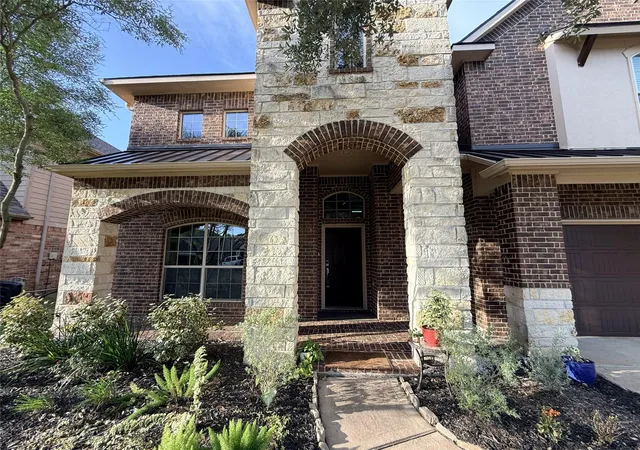 Photo 2 of Single family home for sale at 18610 Tara Ashley St, Cypress, TX 77433 | MLS# 28745190 | Listing updated on 2026-09-04