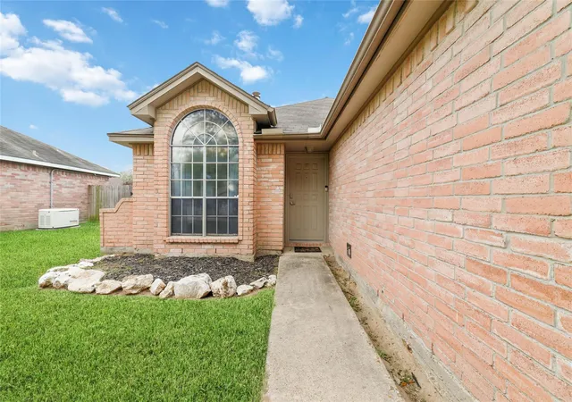 5th image of 19515 Horden Creek Dr, Tomball, TX 77375 | MLS# 65165172