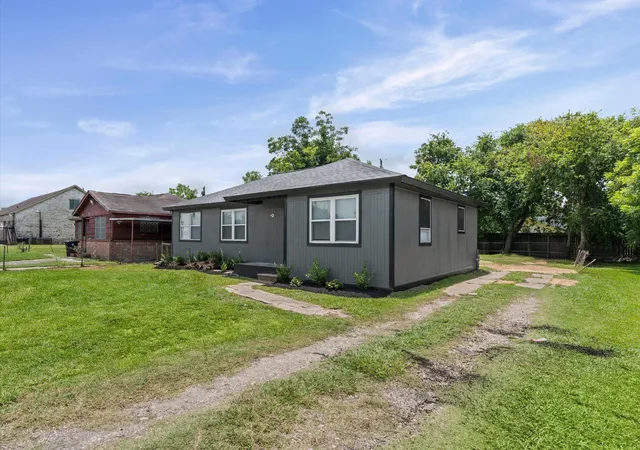 4th image of 3626 Sparrow St, Houston, TX 77051 | MLS# 42784104