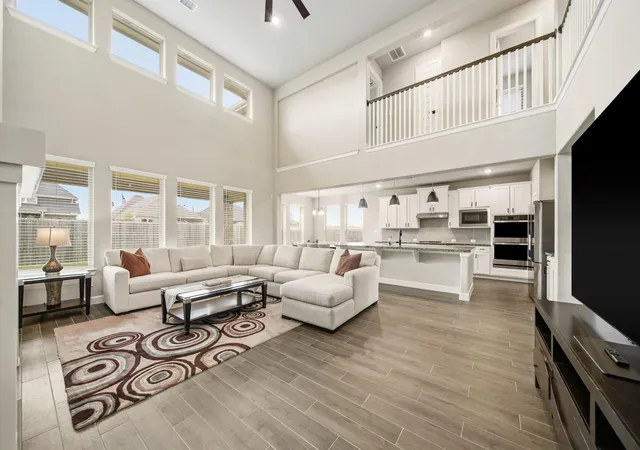 Photo 2 of Single family home for sale at 702 Hooks Trl, League City, TX 77573 | MLS# 40817319 | Listing updated on 2026-08-31