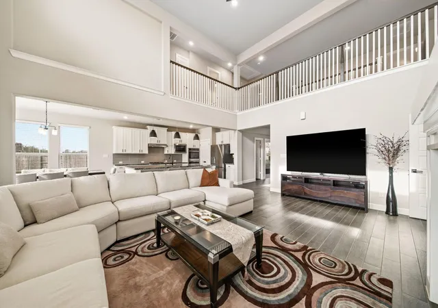 Photo 3 of Single family home for sale at 702 Hooks Trl, League City, TX 77573 | MLS# 40817319 | Listing updated on 2026-08-31