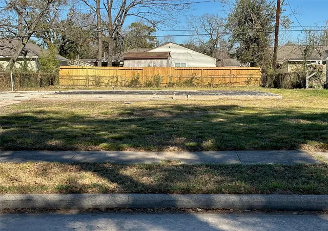 Photo 1 of Land for sale at 3919 Zephyr St, Houston, TX 77021 | MLS# 84358777 | Listing updated on 2026-01-20