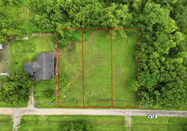 6th image of 7117 Lewis Rd, Hitchcock, TX 77563 | MLS# 37431445