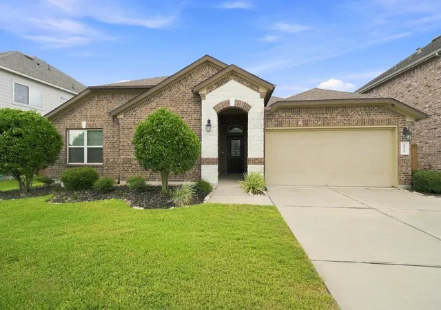 1st image of 10110 Whitney Reach Dr, Rosharon, TX 77583 | MLS# 26922250