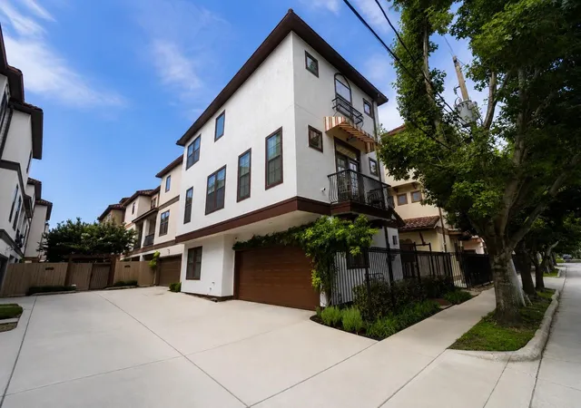 Photo 1 of Single family home for sale at 3931 Gibson St, Houston, TX 77007 | MLS# 75254913 | Listing updated on 2026-09-13