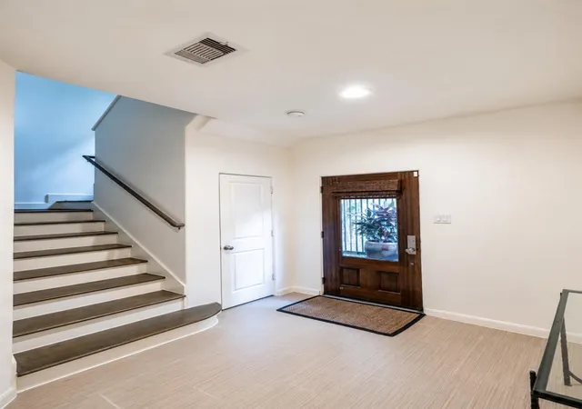 Photo 3 of Single family home for sale at 3931 Gibson St, Houston, TX 77007 | MLS# 75254913 | Listing updated on 2026-09-13