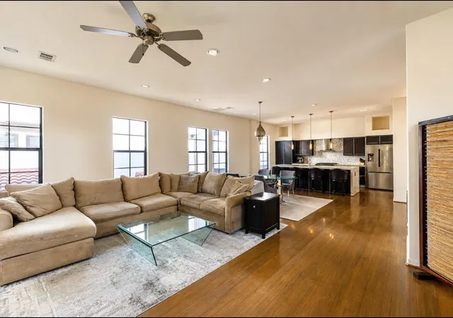 Photo 4 of Single family home for sale at 3931 Gibson St, Houston, TX 77007 | MLS# 75254913 | Listing updated on 2026-09-13