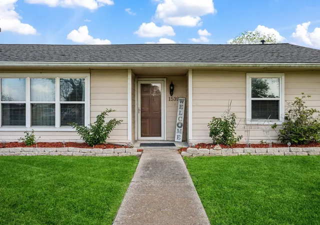 Photo 3 of Single family home for sale at 1539 Sterling Dr, Baytown, TX 77523 | MLS# 18403082 | Listing updated on 2026-08-31