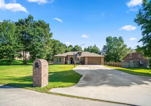 3rd image of 13351 Hidden Manor Ct, Willis, TX 77318 | MLS# 33975078