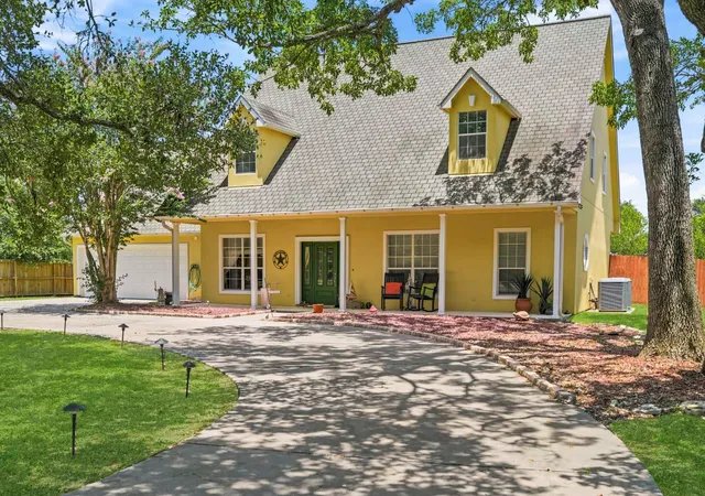 2nd image of 1036 Shirley Oaks St, Columbus, TX 78934 | MLS# 38353327