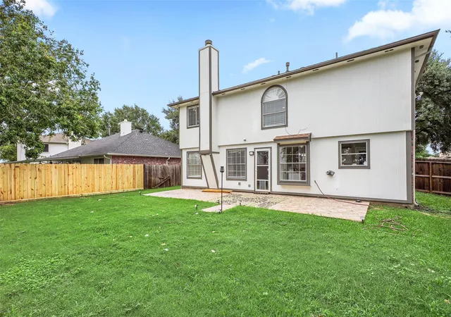 Homes for sale in Kemah, TX | 602 Oak Briar Dr, Kemah, TX 77565 | MLS# 83766527