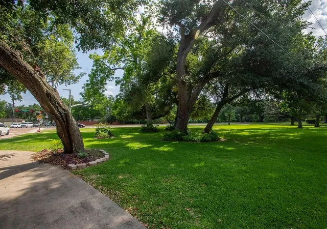26th image of 220 Oyster Creek Dr, Lake Jackson, TX 77566 | MLS# 97999181